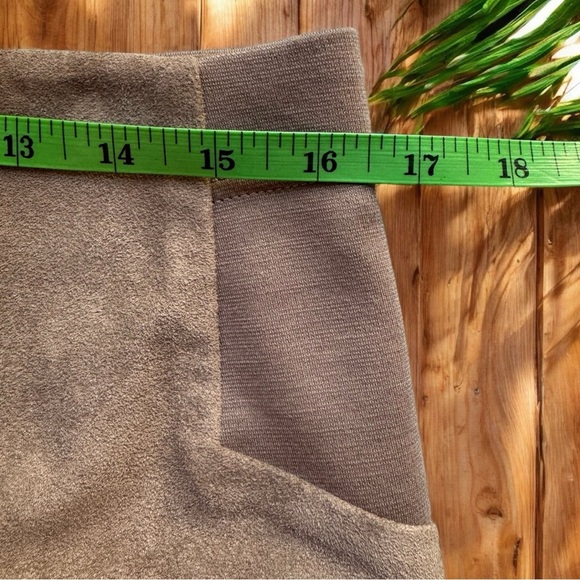 BCBGMAXAZRIA Jaylyn Faux Suede Pencil Skirt - Size M - Mocha / Corpcore - Picture 3 of 9